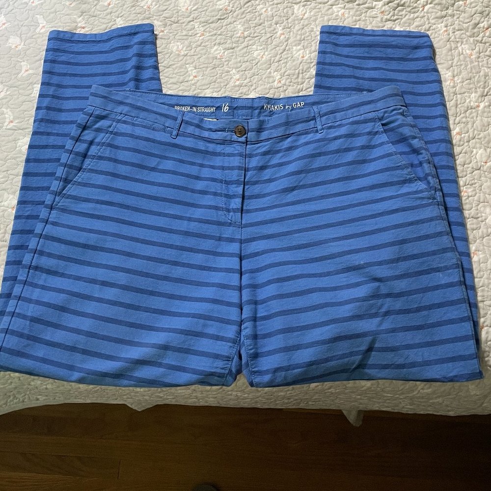 Gap Broken-In Straight Khakis Mint Cond 16